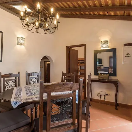 Holiday home Casas Da Capela Do Monte, Country Houses *