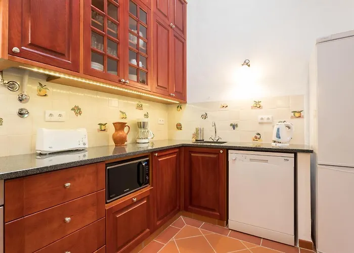 Casas Da Capela Do Monte, Country *