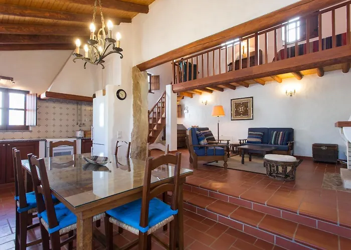 Casas Da Capela Do Monte, Country