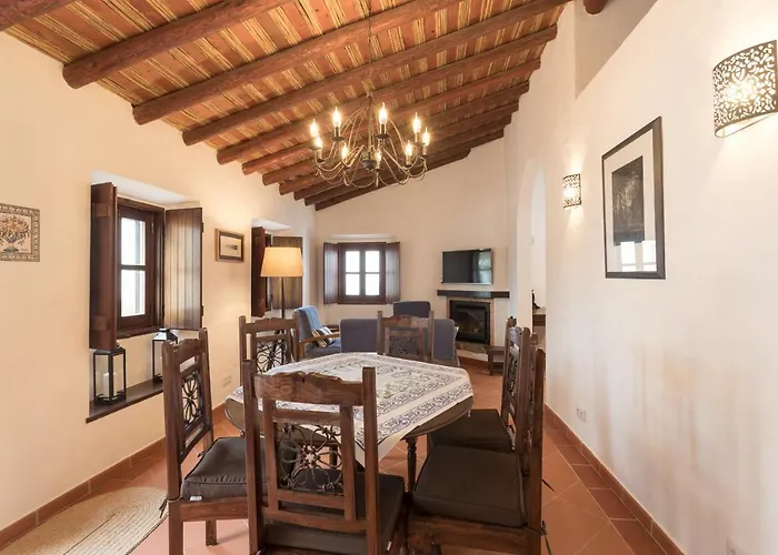 Casas Da Capela Do Monte, Country *