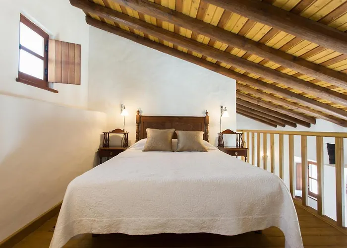 Casas Da Capela Do Monte, Country *