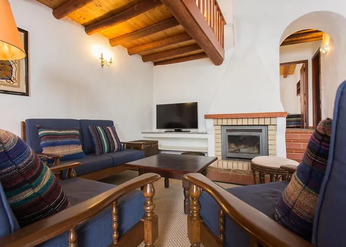 Casas Da Capela Do Monte, Country