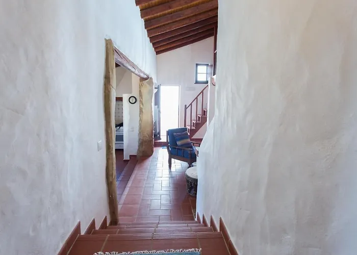 Casas Da Capela Do Monte, Country *