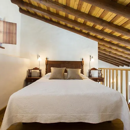 Casas Da Capela Do Monte, Country *