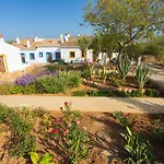 Casas Da Capela Do Monte, Country *